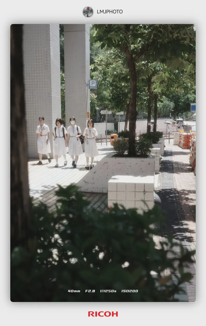 Featured image of post 2025 Ricoh Street Photography | Hong Kong Island, An Urban Encounter Through Negative Film